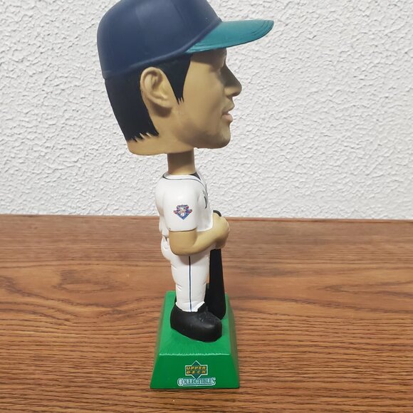 Vintage Plastic Upper Deck Bobblehead Ichiro Suzuki Seattle Mariners 7" Tall - Picture 4 of 4